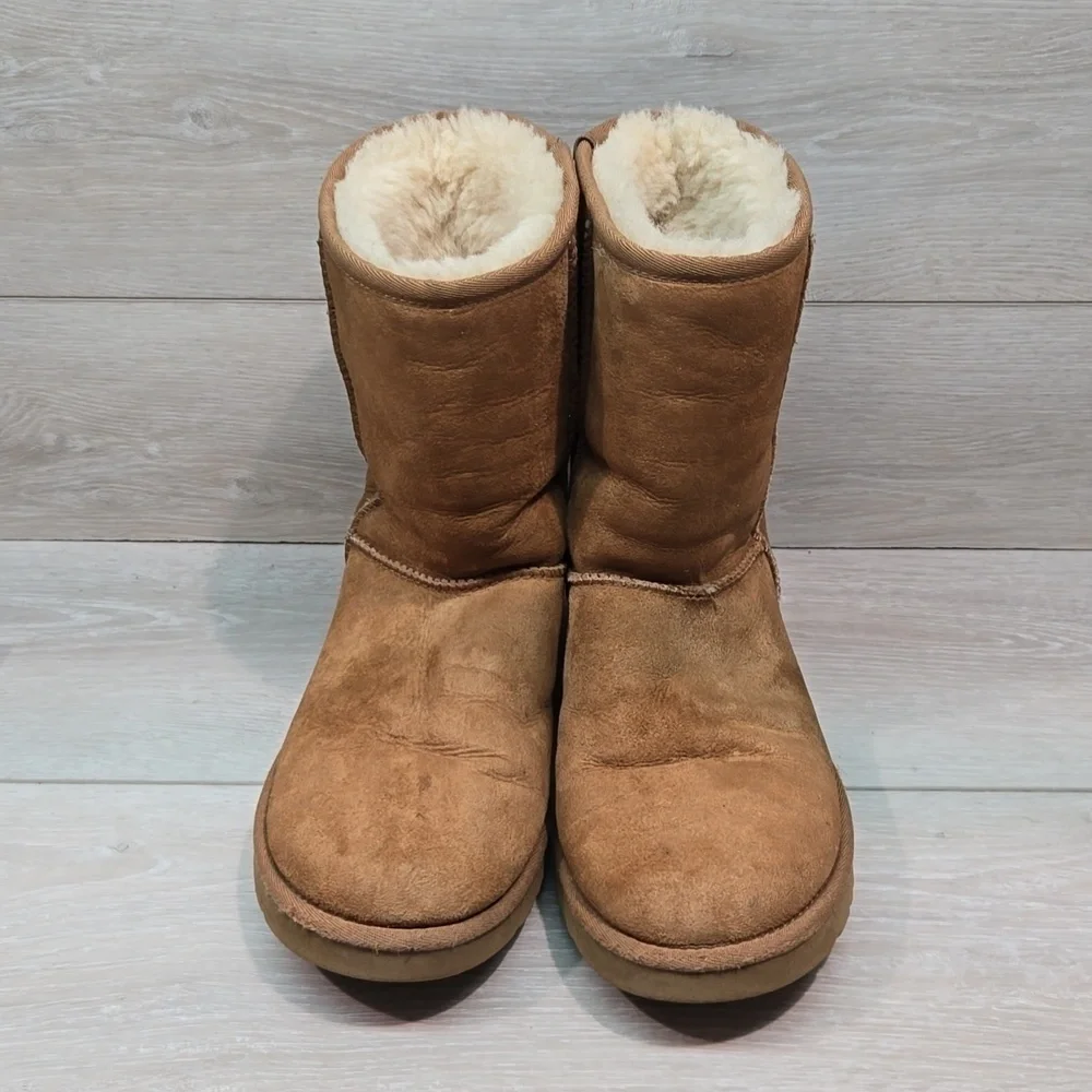 Ugg Australia Women 5825 Suede Sheepskin Boots shoes sz 8